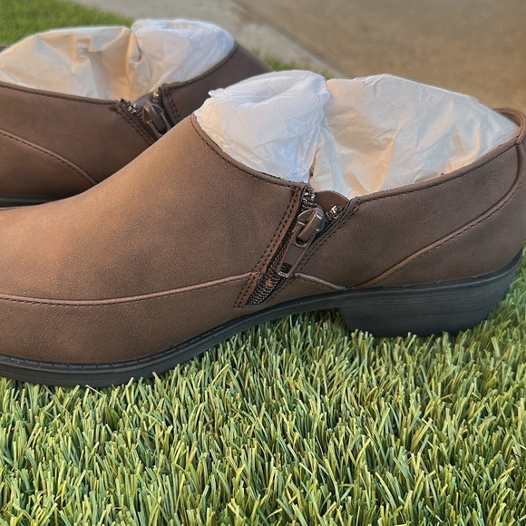 Easy Street Women's Oliana Loafer Comfort Size 10 Wide - Picture 2 of 8